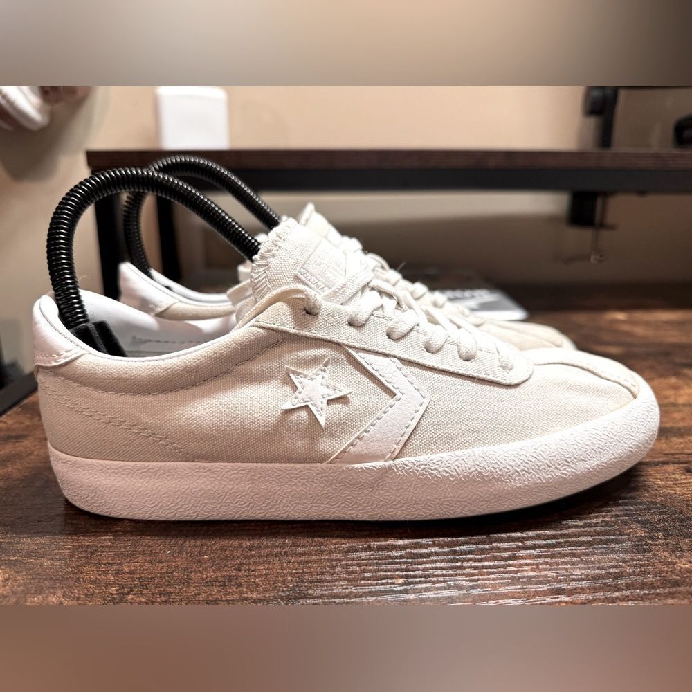 Converse white on white sneakers size‎ 6.5
